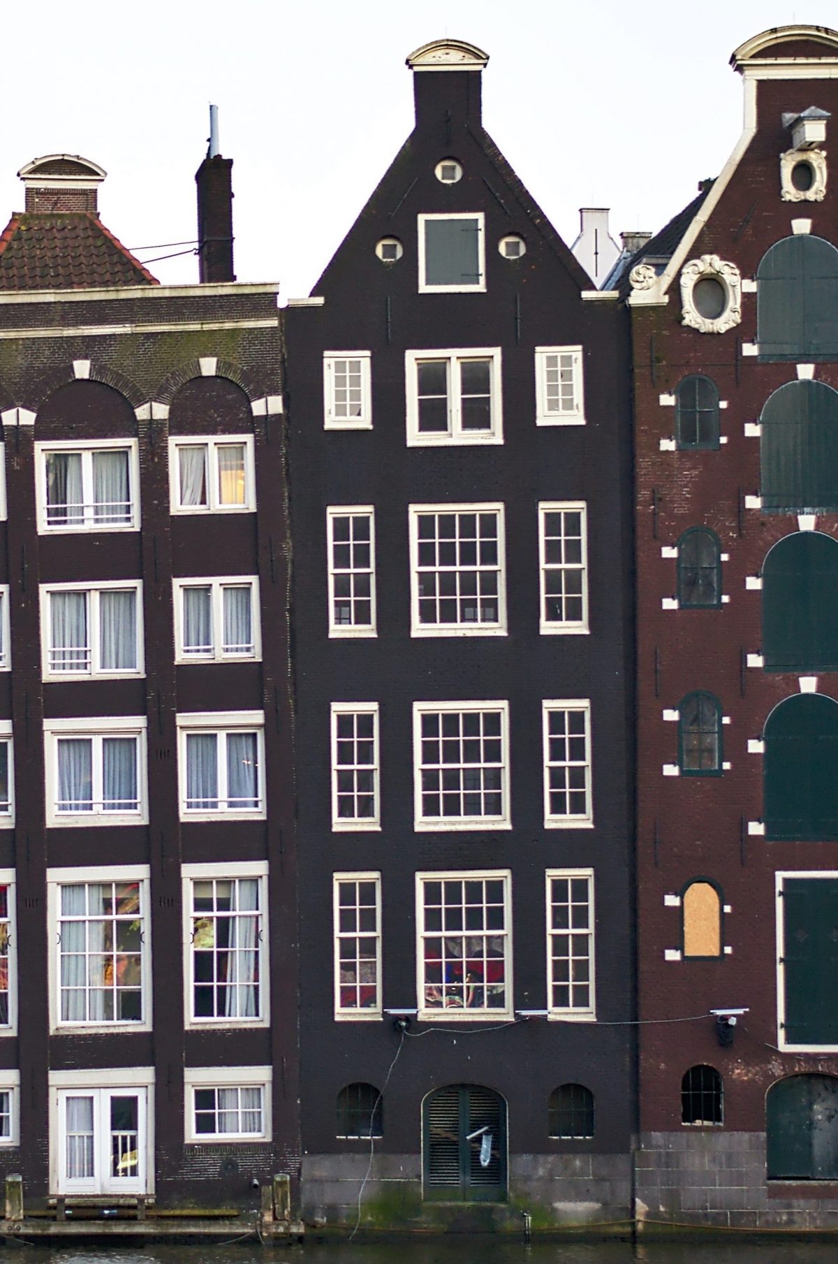 kis lakás példa holland sorház keskeny és magas homlokzattal